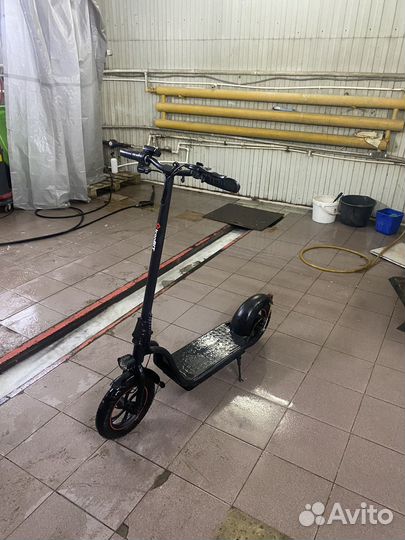 Электрический самокат iconbit