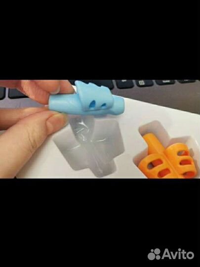 Тренажер для правильного держания ручки при письме