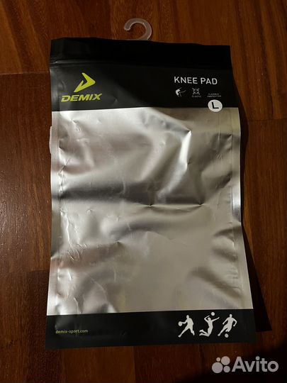 Волейбольные наколенники Demix (белые)