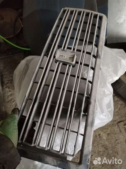 Продам решетку ваз 2107