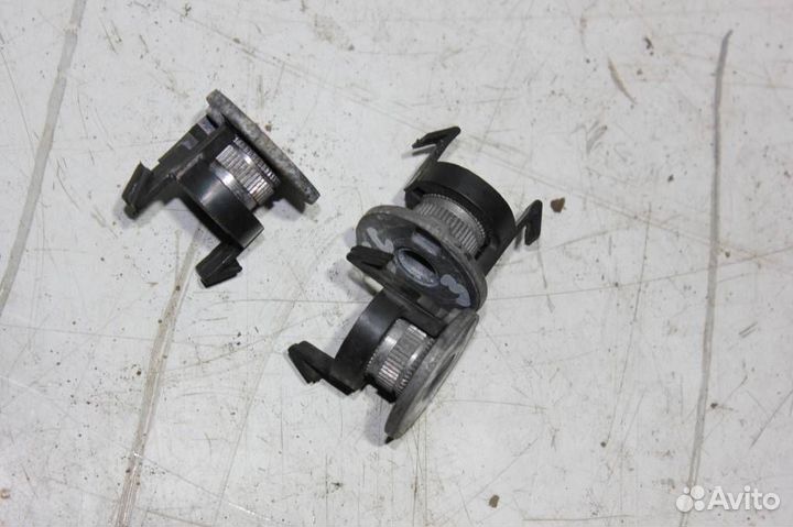 Гайка фары регулировочная Audi A6 (2008-2011)