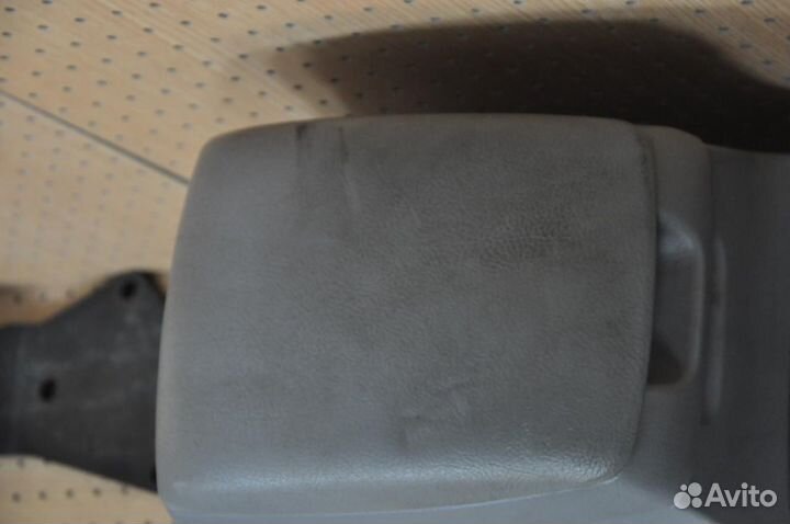 Подлокотник KIA sorento BL