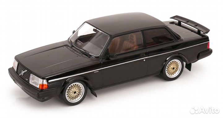 Модель 1/18 Volvo 240 Turbo Custom 1984 черный