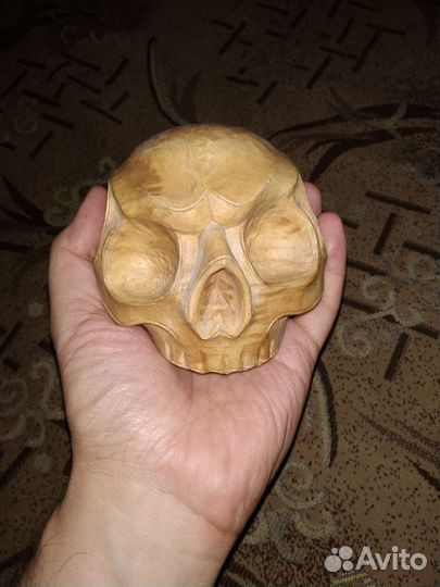 Череп деревянный