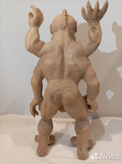 Статуэтка из дерева ручная резьба авторская работа