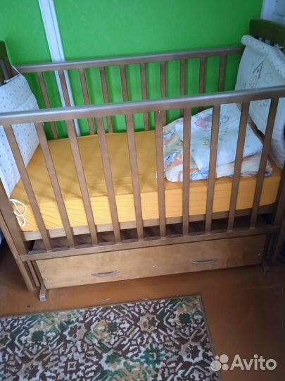 Продам итальянскую детскую кроватку