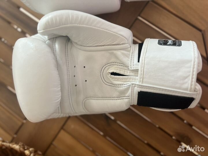 Боксерские перчатки Twins 16