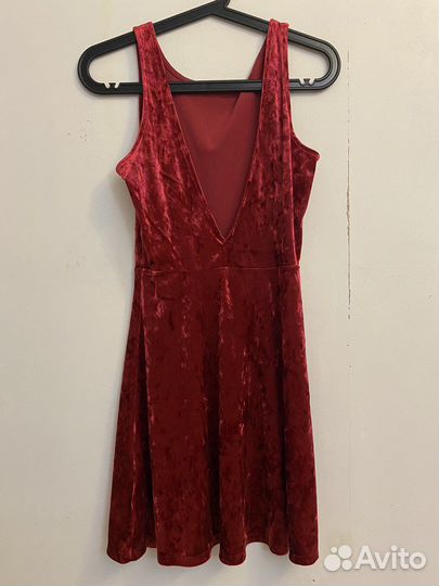 Красное бархатное платье H&M