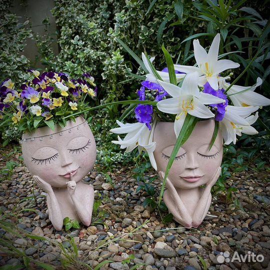 Кашпо для цветов девушка