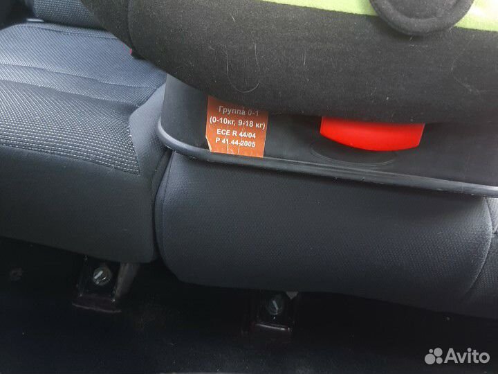 Автомобильное кресло