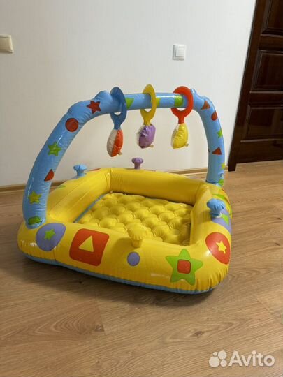 Детский надувной бассейн