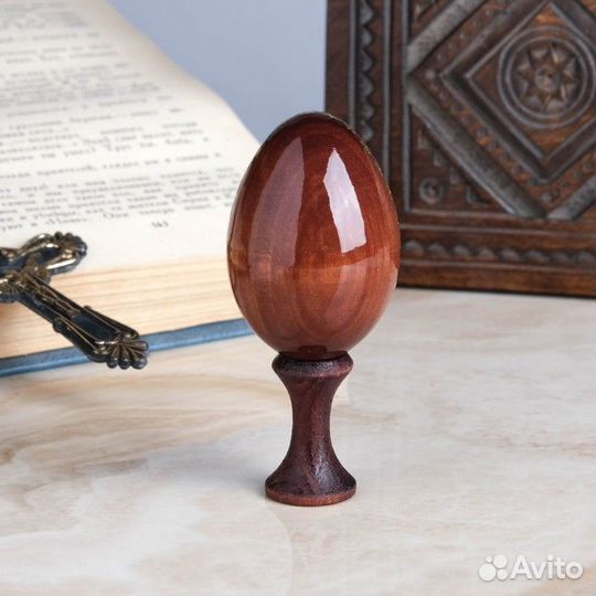Яйцо сувенирное на подставке