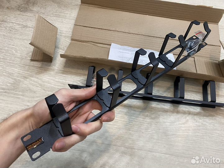 Кабельный органайзер с металлическими кольцами, с