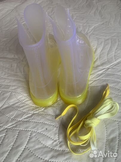 Резиновые ботинки (сапоги)