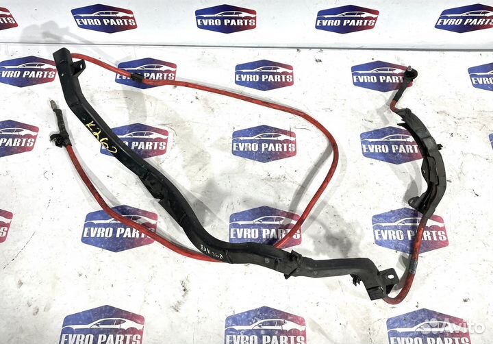 Плюсовой провод по днищу BMW Е90