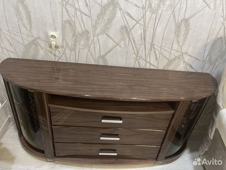 Тумба под телевизор