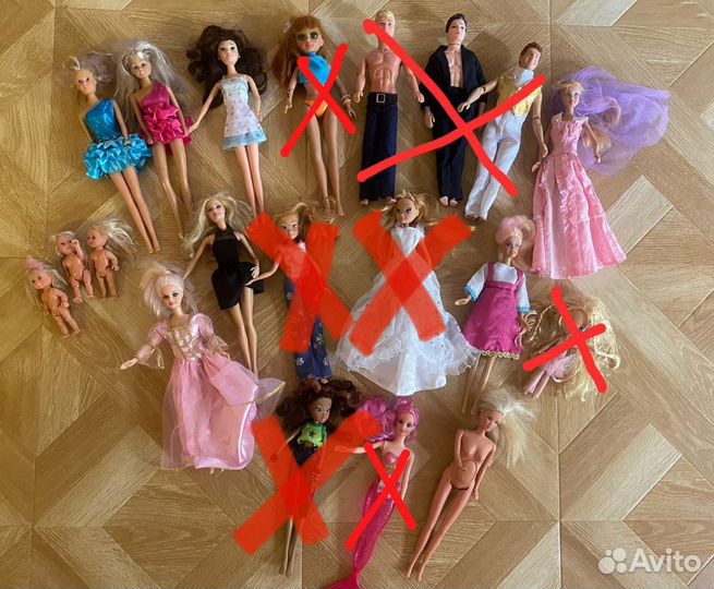Барби, много Барби. И других кукол