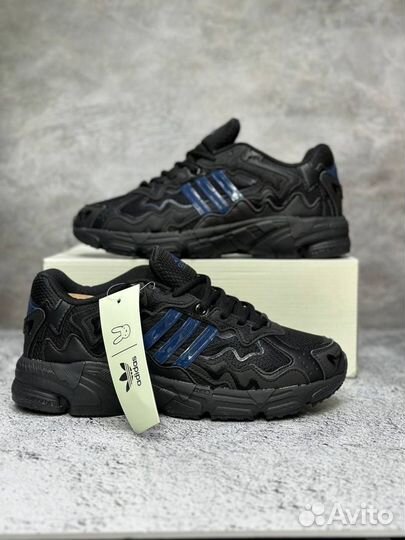 Кроссовки Adidas Bad Bunny Response CL