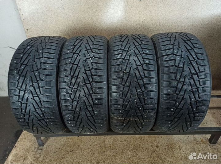 Nokian Tyres Hakkapeliitta 7 SUV 275/40 R20 98W