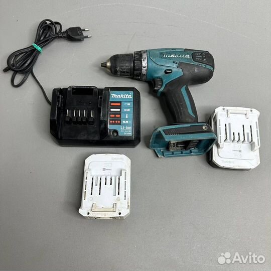 Аккумуляторная дрель-шуруповерт Makita DF347DWE