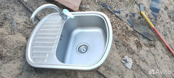 Мойка с краном