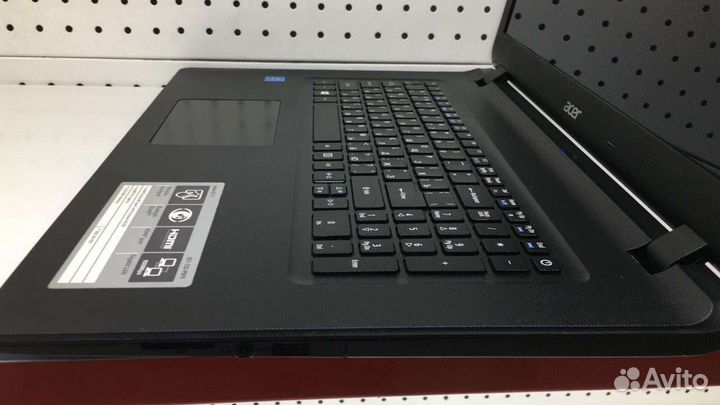 Витринный Acer 17 дюймов 4 ядра SSD 256gb