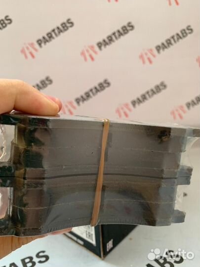 Колодки тормозные передние на suzuki baleno