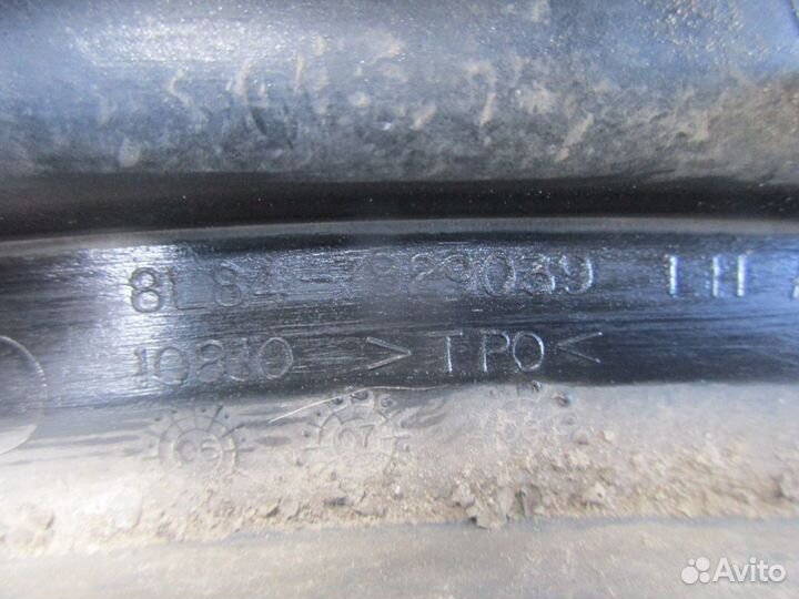 Накладка заднего левого крыла Форд Эскейп 2008г