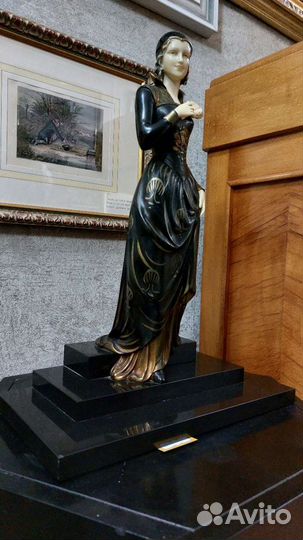 Бронзовая статуэтка Ар-деко