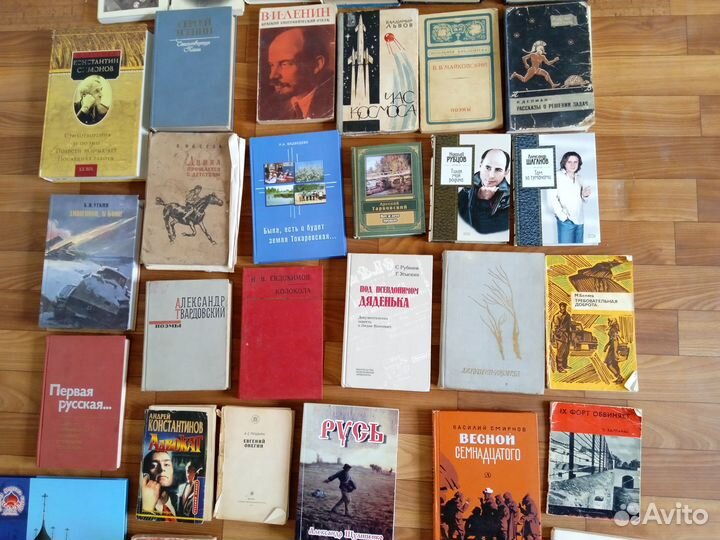 Книги: Хакамада, Воспоминания маршала Жукова и др