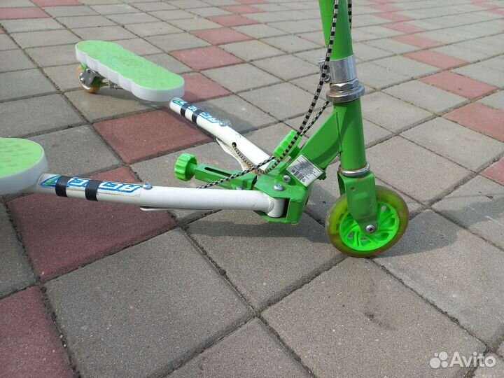 Самокат трёхколёсный,энерцыонный, раздвижной б/у