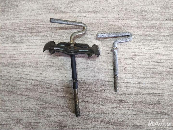 Болт крепления запасного колеса Ford Focus 1