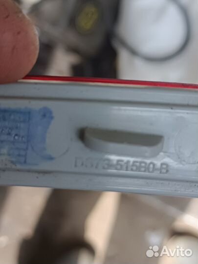 Отражатель в бампер задний левый.правый Ford Mond