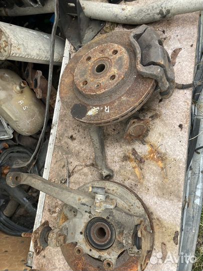 Цапфа renault espace 1991 год 2.2