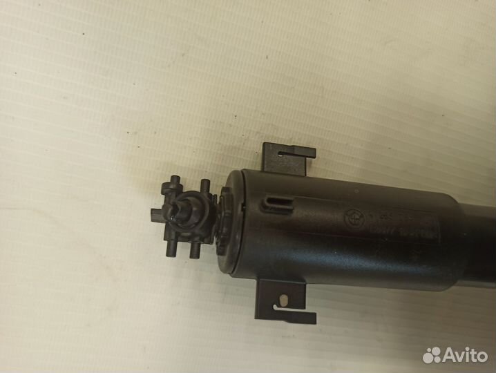 Форсунка омывателя фар правая BMW X5 E70