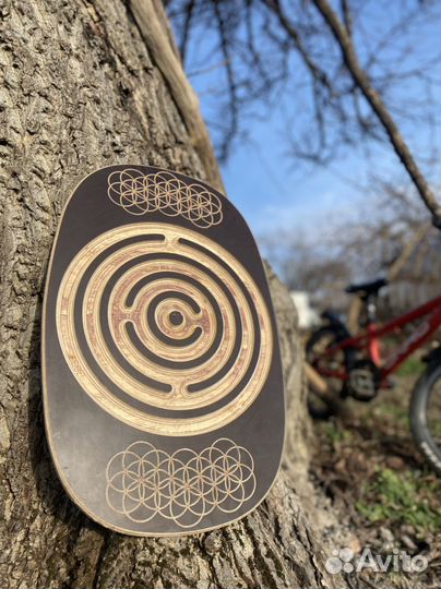 Балансборд, балансир с лабиринтом на полусфере