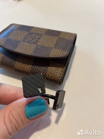 Запонки Louis Vuitton