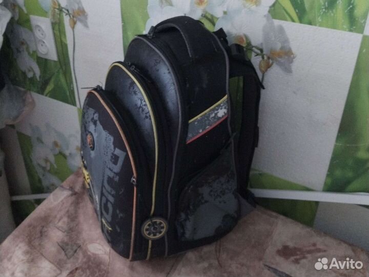 Рюкзак школьный