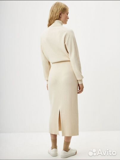 Платье вязаное длинное sela