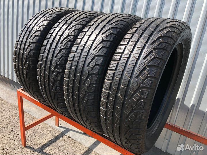 Pirelli Winter Sottozero II 215/60 R17