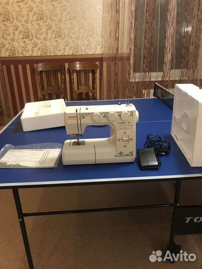 Продаю швейную машину