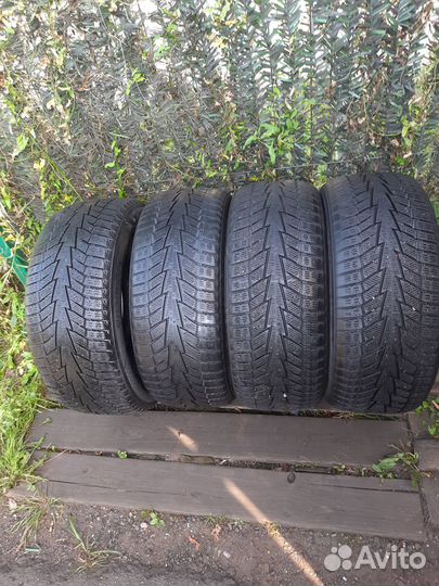 Hankook Winter I'Cept iZ 2 W616 225/50 R17