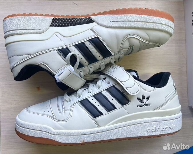 Кроссовки adidas