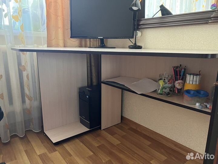 Компьютерный стол