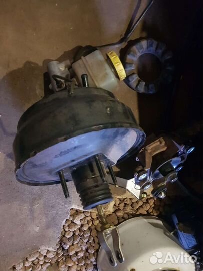 Вакуумный усилитель тормозов nissan march k11