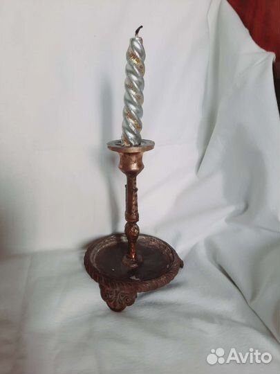 Старинный подсвечник