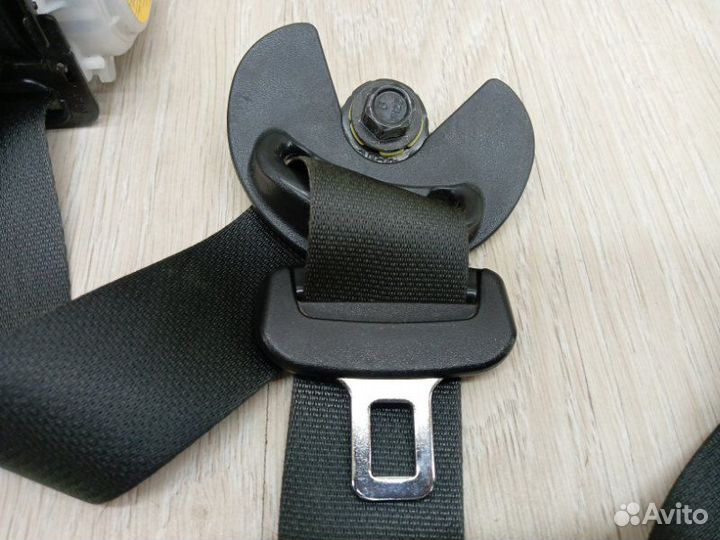 Ремень безопасности с пиропатроном передний левый