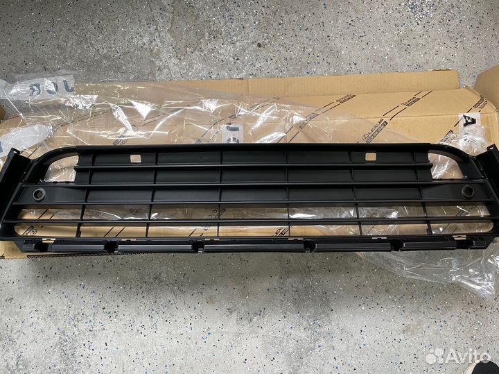 Lexus RX нижняя решетка бампера