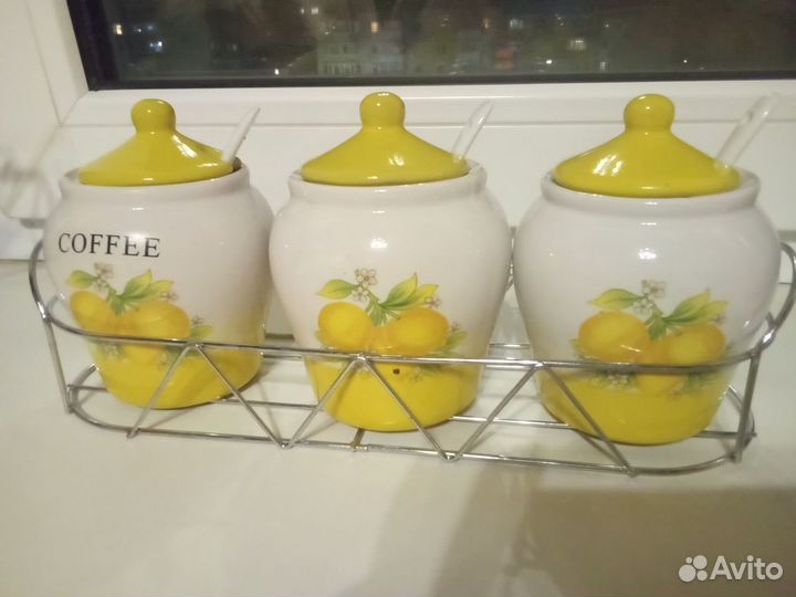 Набор керамических баночек
