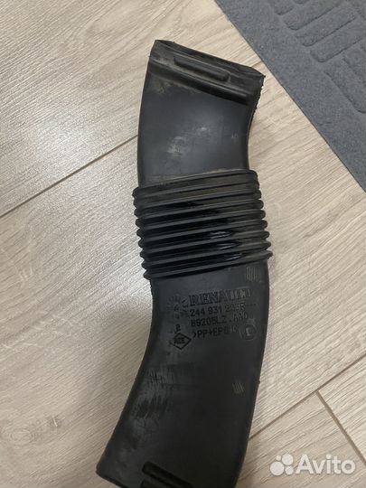 Патрубок вентиляции Renault Fleunce